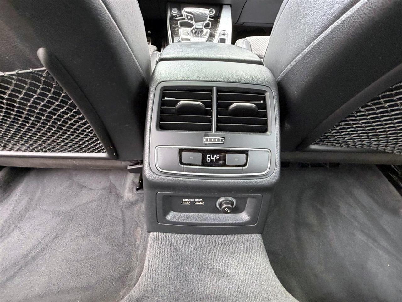 Audi A4 Sedan Premium Plus 45 TFSI quattro 2020