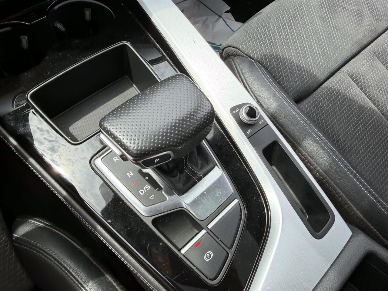 Audi A4 Sedan Premium Plus 45 TFSI quattro 2020