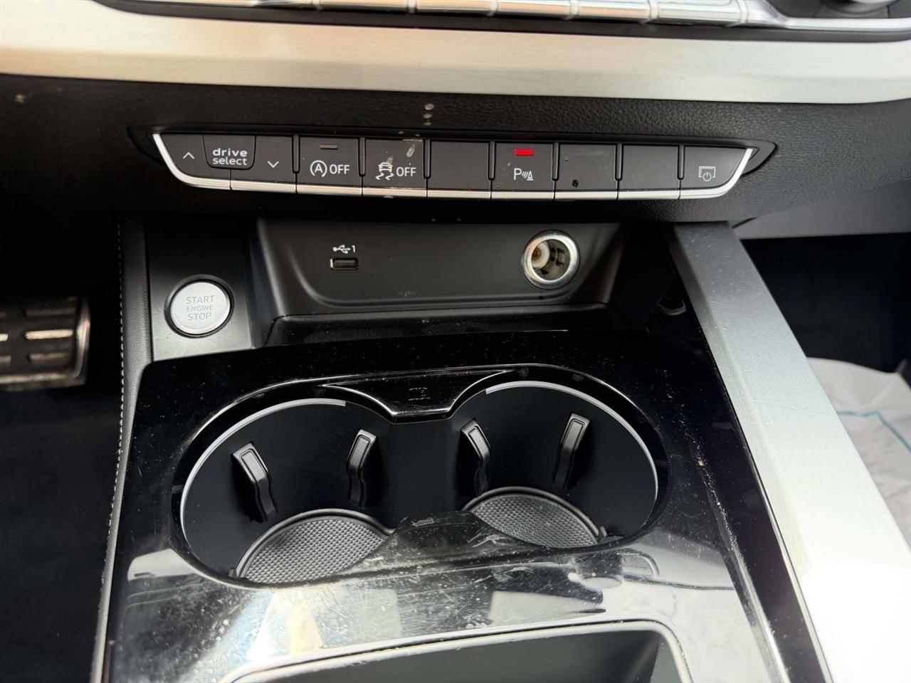 Audi A4 Sedan Premium Plus 45 TFSI quattro 2020