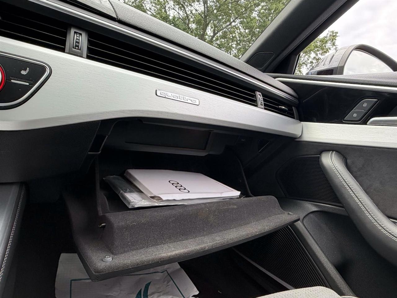 Audi A4 Sedan Premium Plus 45 TFSI quattro 2020
