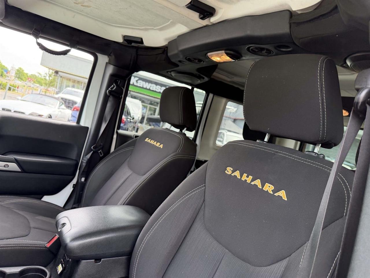 Jeep Wrangler Unlimited 4WD 4dr Sahara 2013