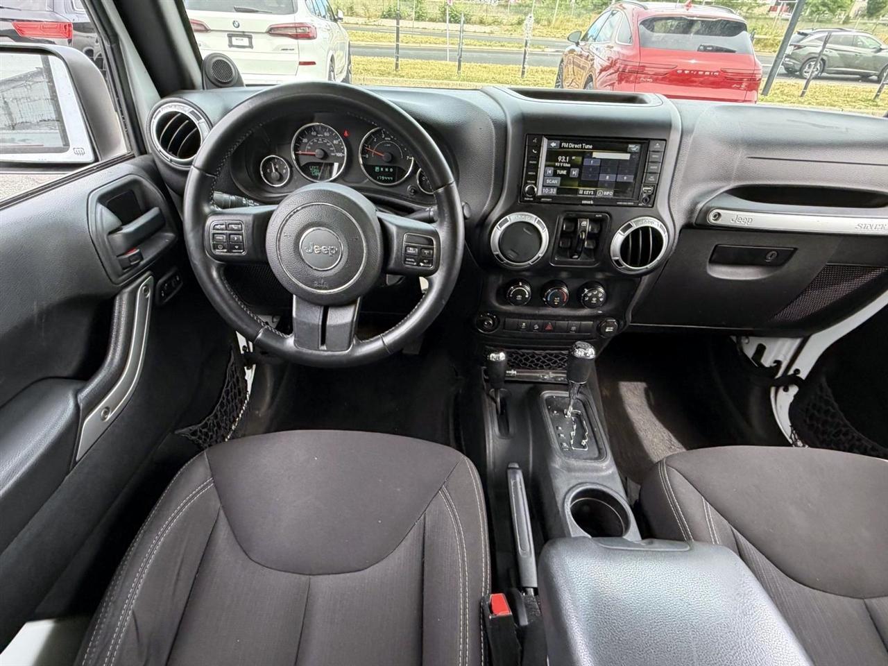 Jeep Wrangler Unlimited 4WD 4dr Sahara 2013