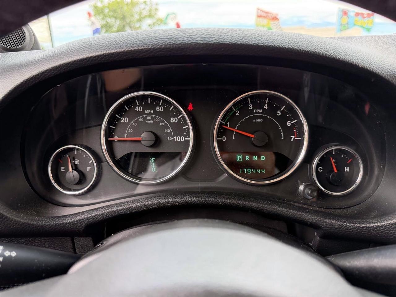 Jeep Wrangler Unlimited 4WD 4dr Sahara 2013