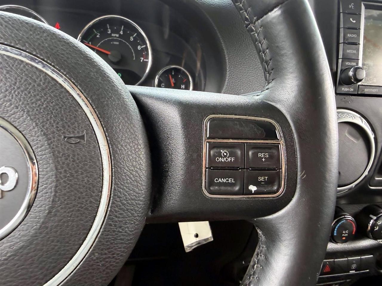Jeep Wrangler Unlimited 4WD 4dr Sahara 2013