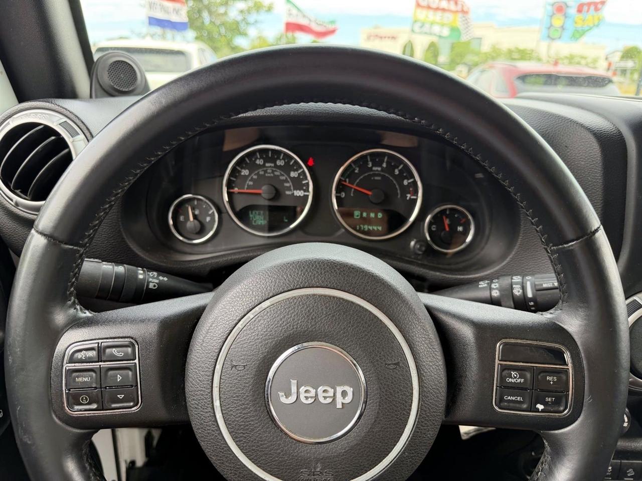 Jeep Wrangler Unlimited 4WD 4dr Sahara 2013
