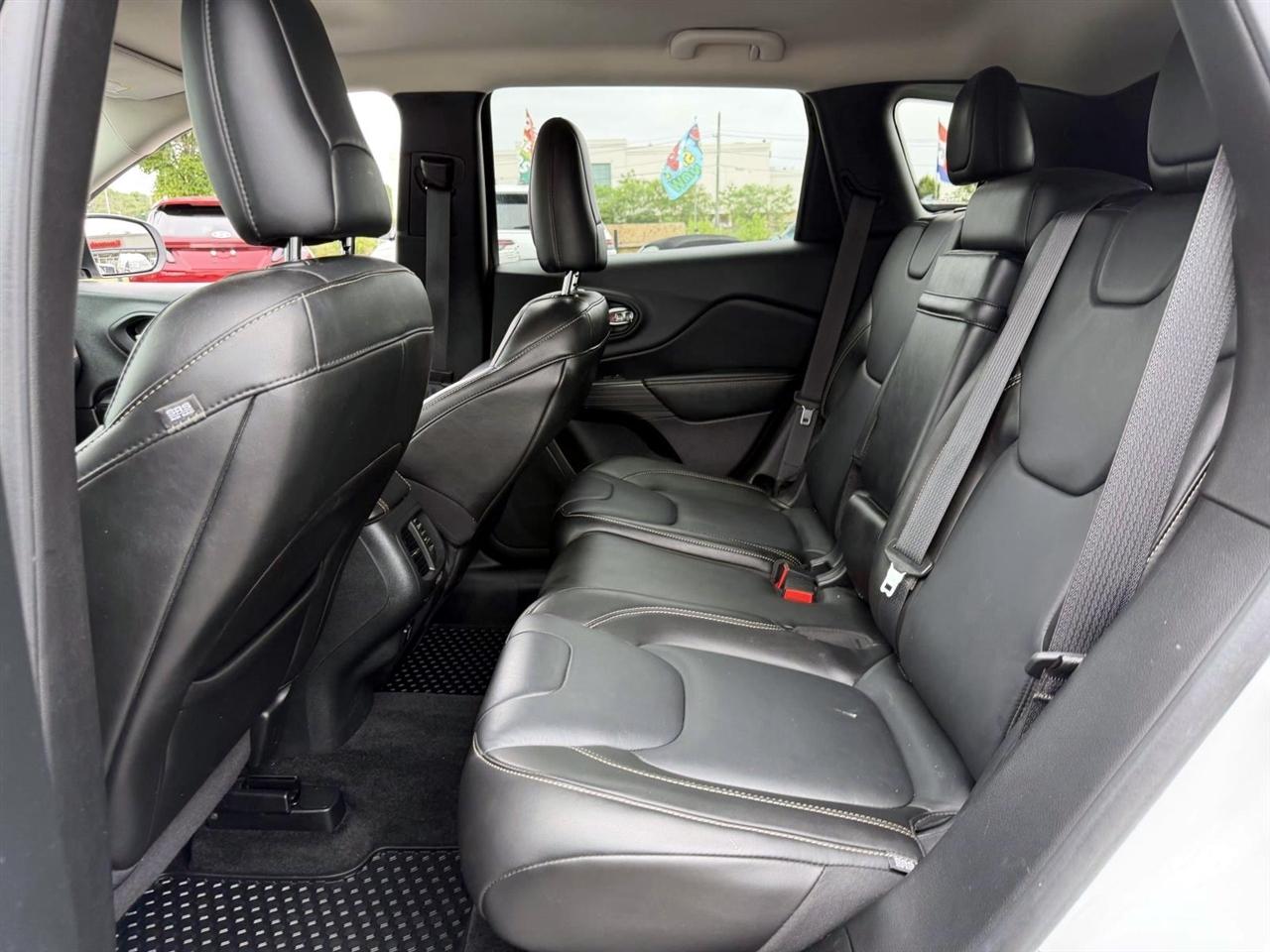 Jeep Cherokee 4WD 4dr Latitude 2015