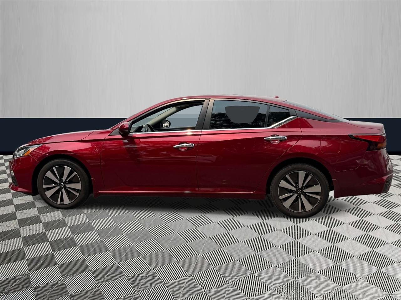 Nissan Altima 2.5 SV Sedan 2021