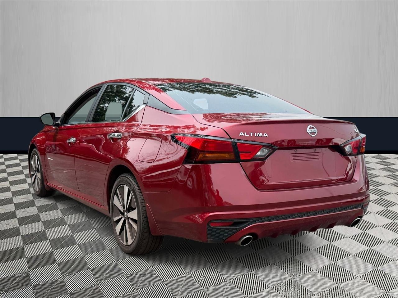 Nissan Altima 2.5 SV Sedan 2021