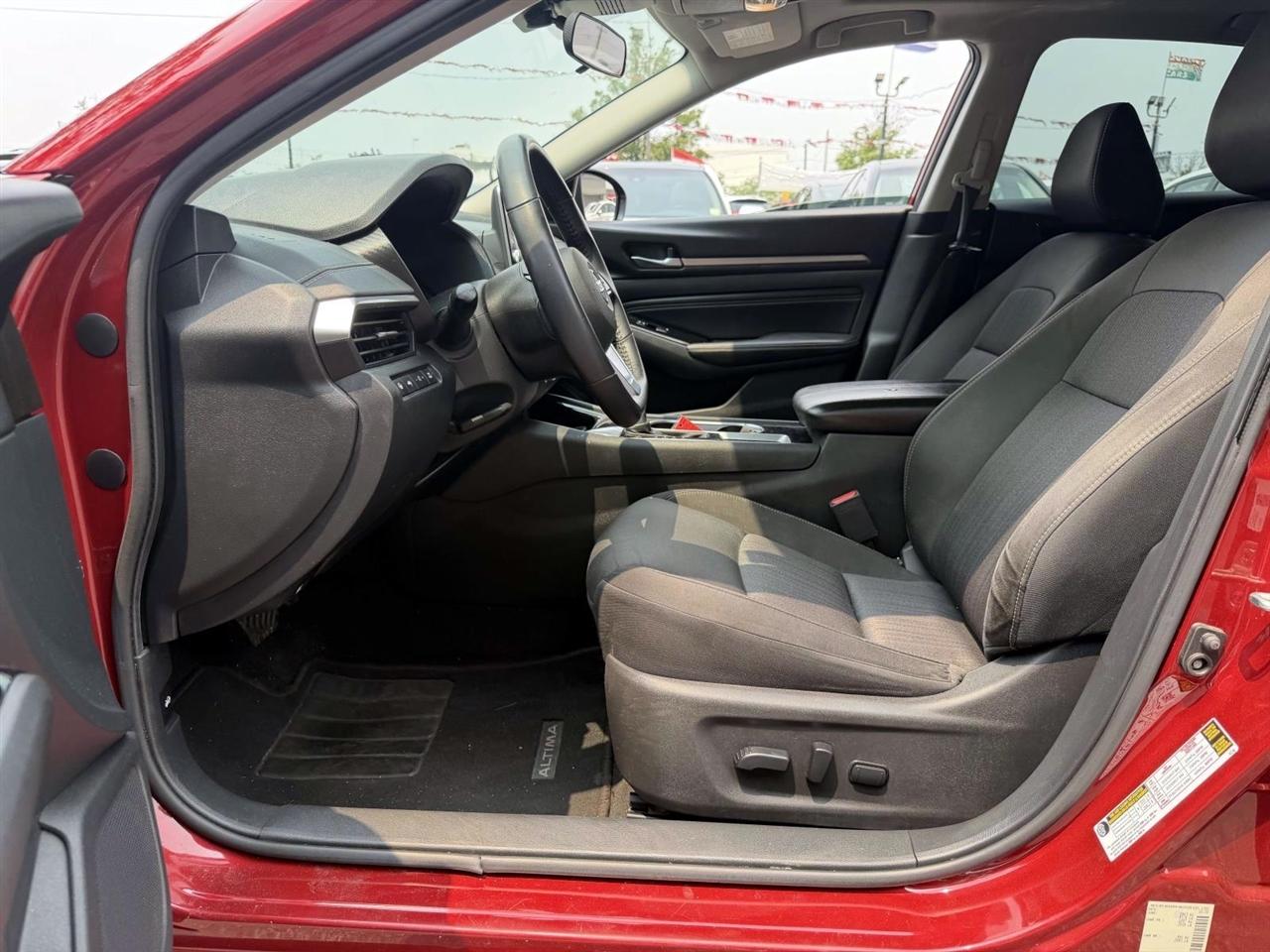 Nissan Altima 2.5 SV Sedan 2021