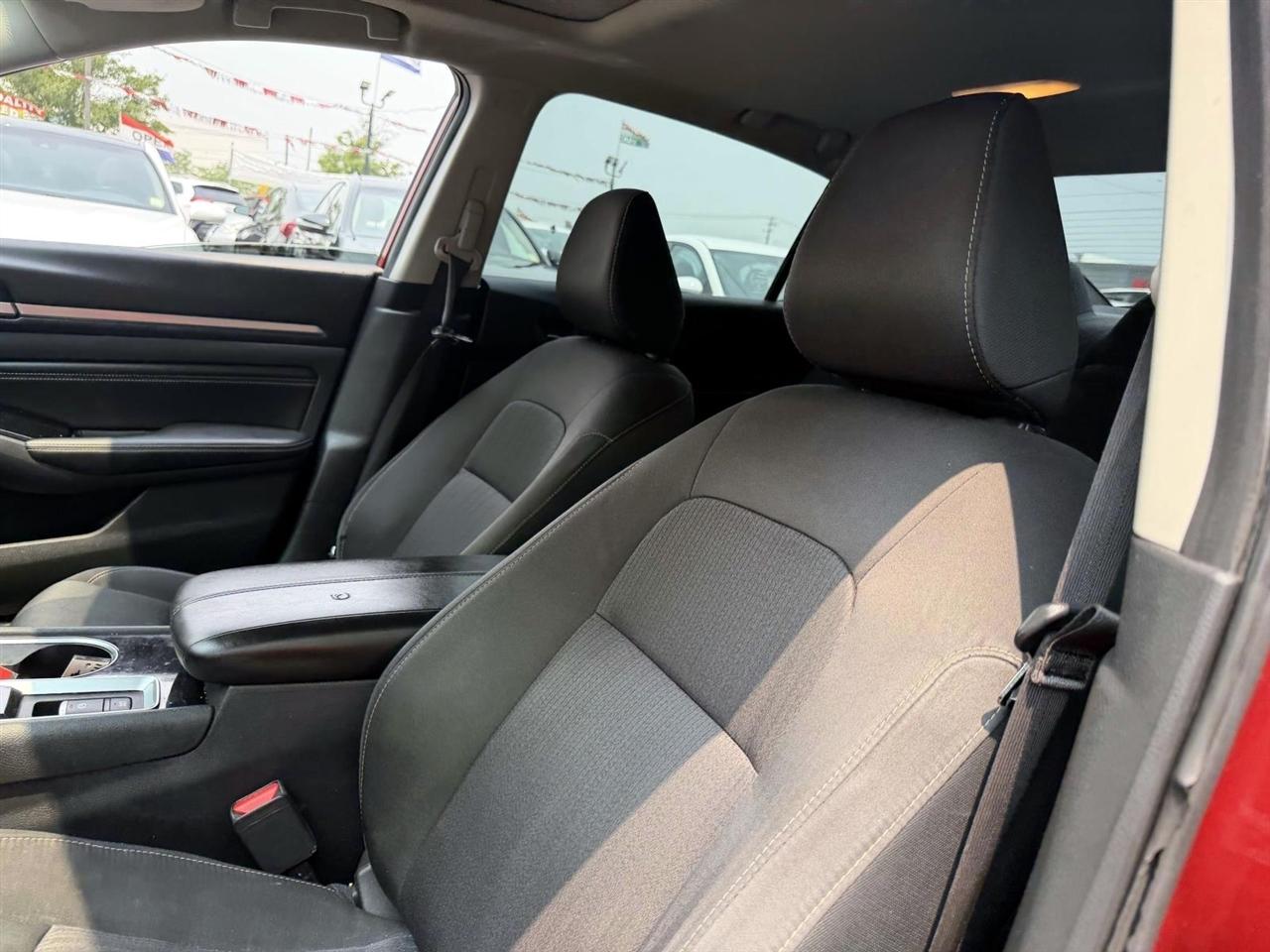 Nissan Altima 2.5 SV Sedan 2021