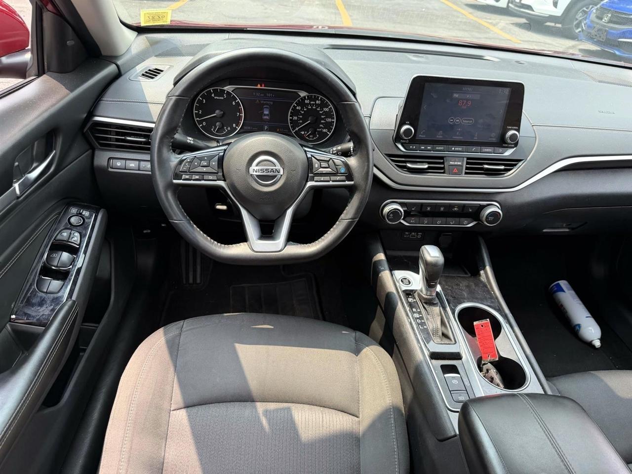 Nissan Altima 2.5 SV Sedan 2021