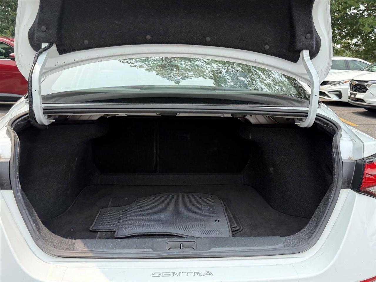 Nissan Sentra SV CVT 2021