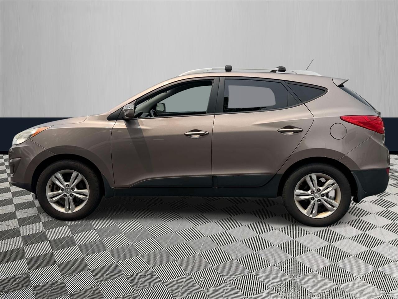 Hyundai Tucson FWD 4dr Auto GLS PZEV 2012