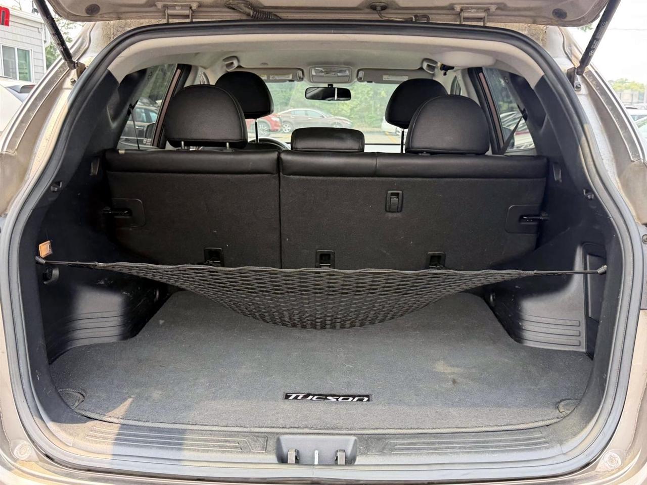 Hyundai Tucson FWD 4dr Auto GLS PZEV 2012