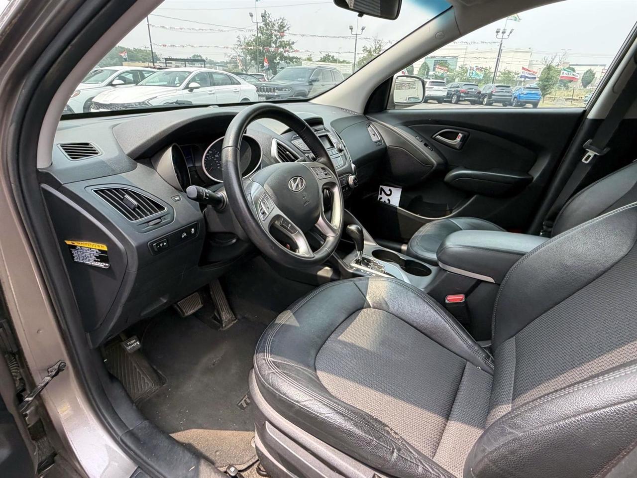 Hyundai Tucson FWD 4dr Auto GLS PZEV 2012