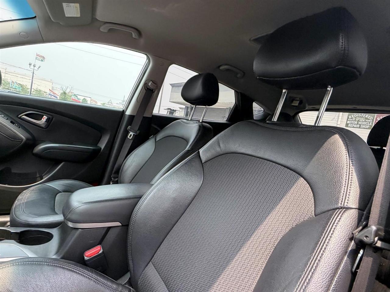 Hyundai Tucson FWD 4dr Auto GLS PZEV 2012