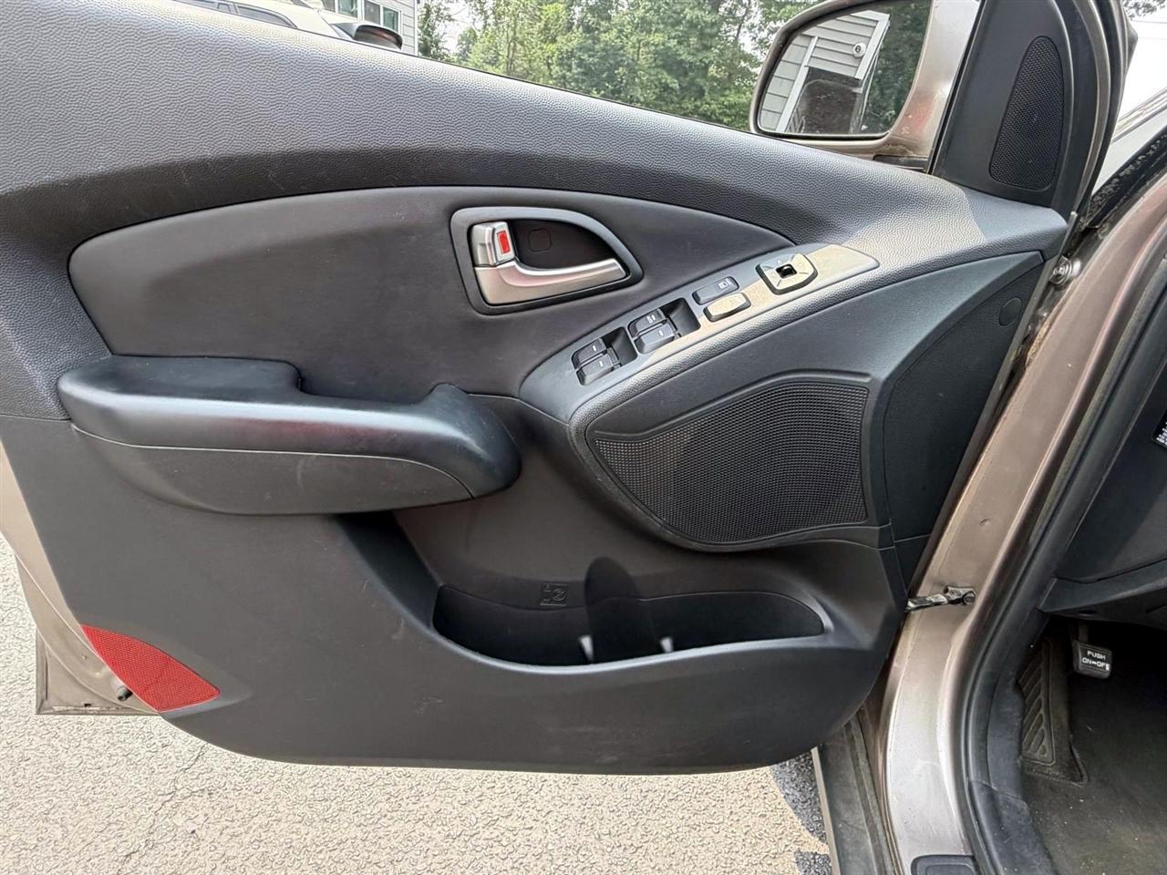 Hyundai Tucson FWD 4dr Auto GLS PZEV 2012