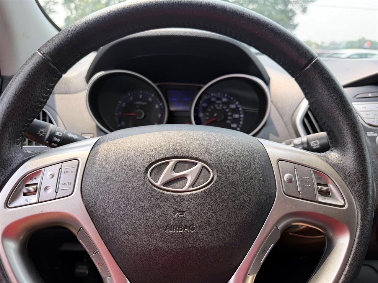 Hyundai Tucson FWD 4dr Auto GLS PZEV 2012