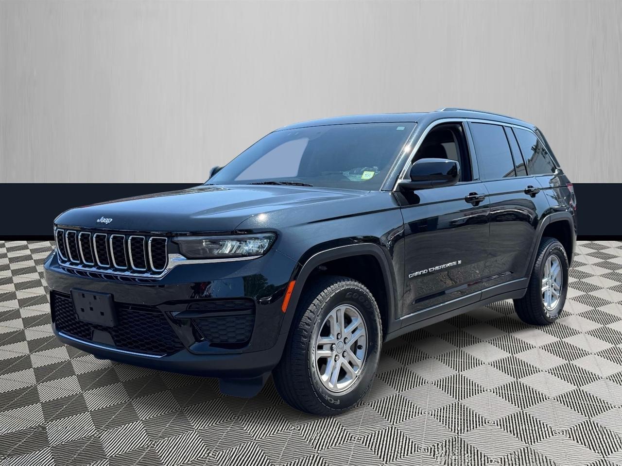 Jeep Grand Cherokee Laredo 4x4 2023