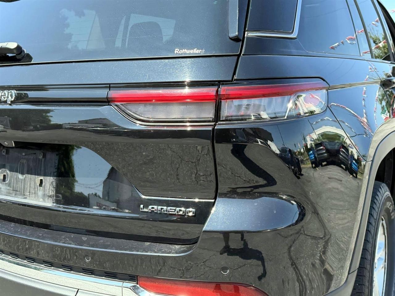 Jeep Grand Cherokee Laredo 4x4 2023