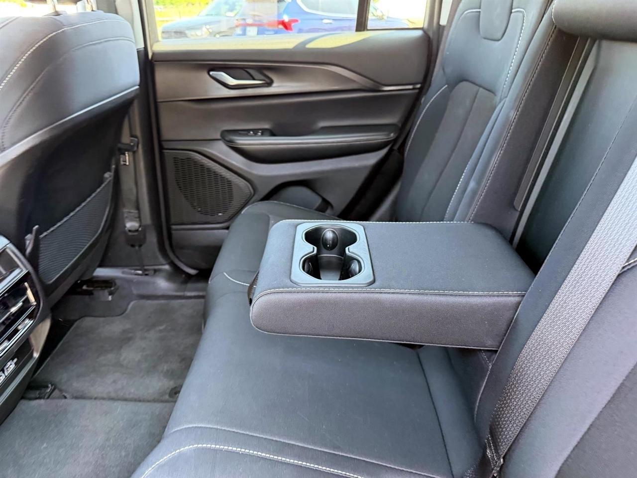 Jeep Grand Cherokee Laredo 4x4 2023