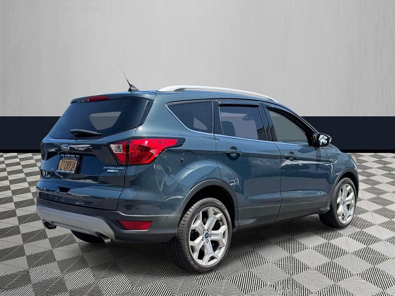 Ford Escape Titanium 4WD 2019
