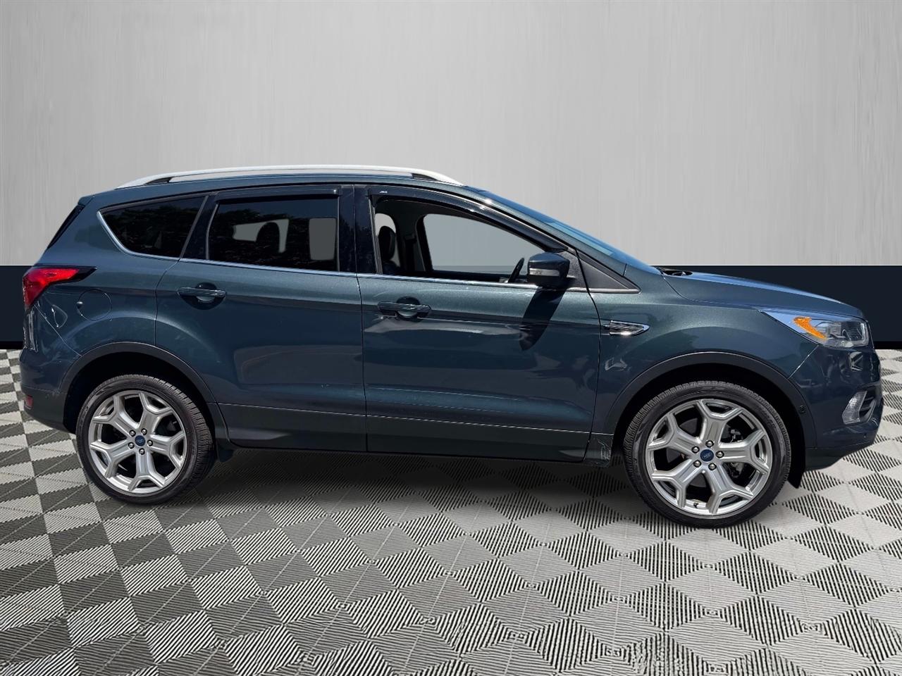 Ford Escape Titanium 4WD 2019