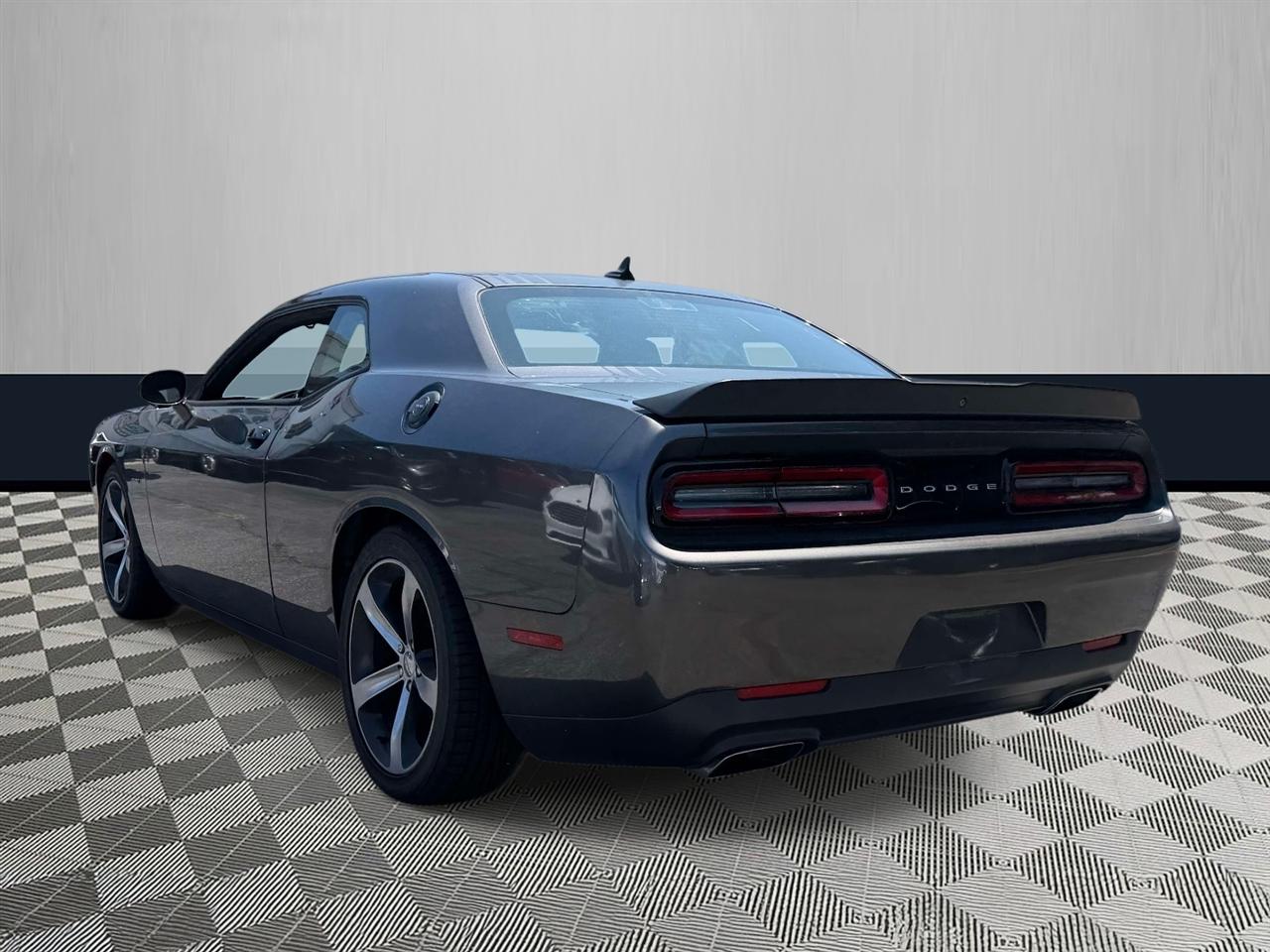 Dodge Challenger 2dr Cpe R/T Plus Shaker 2015