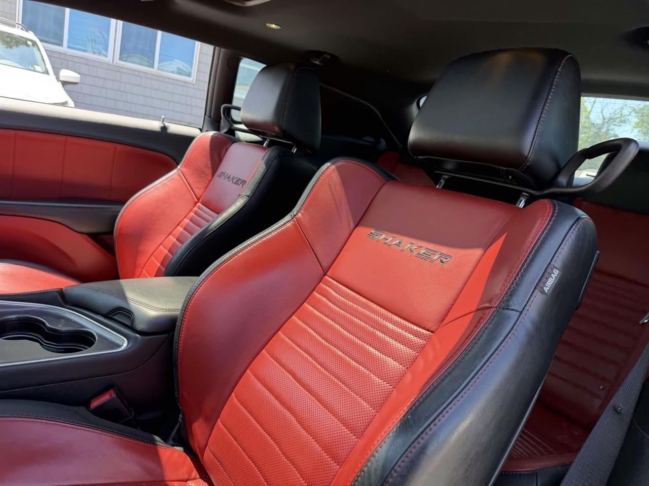 Dodge Challenger 2dr Cpe R/T Plus Shaker 2015