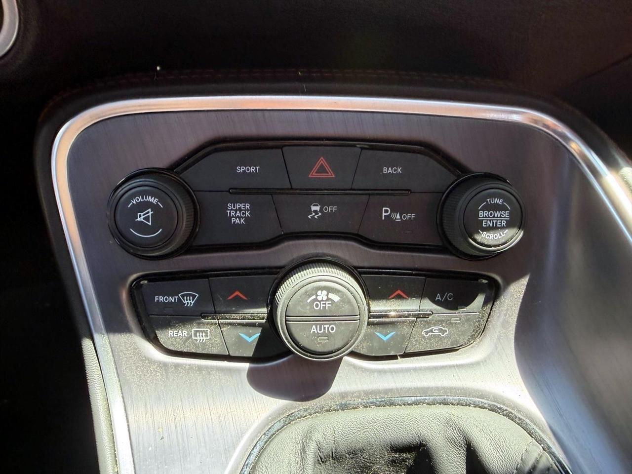 Dodge Challenger 2dr Cpe R/T Plus Shaker 2015