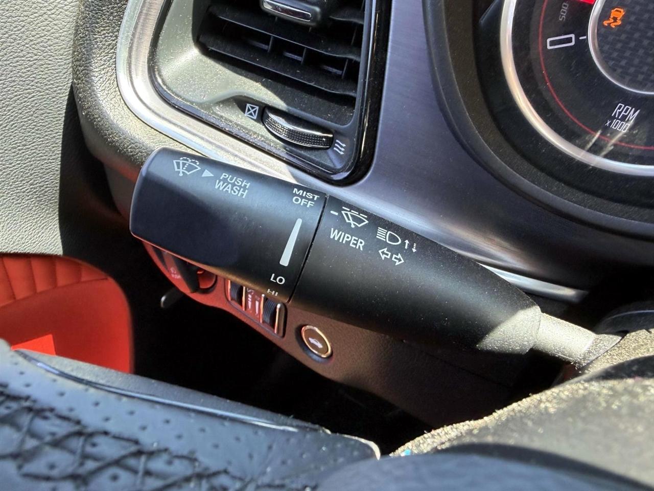 Dodge Challenger 2dr Cpe R/T Plus Shaker 2015