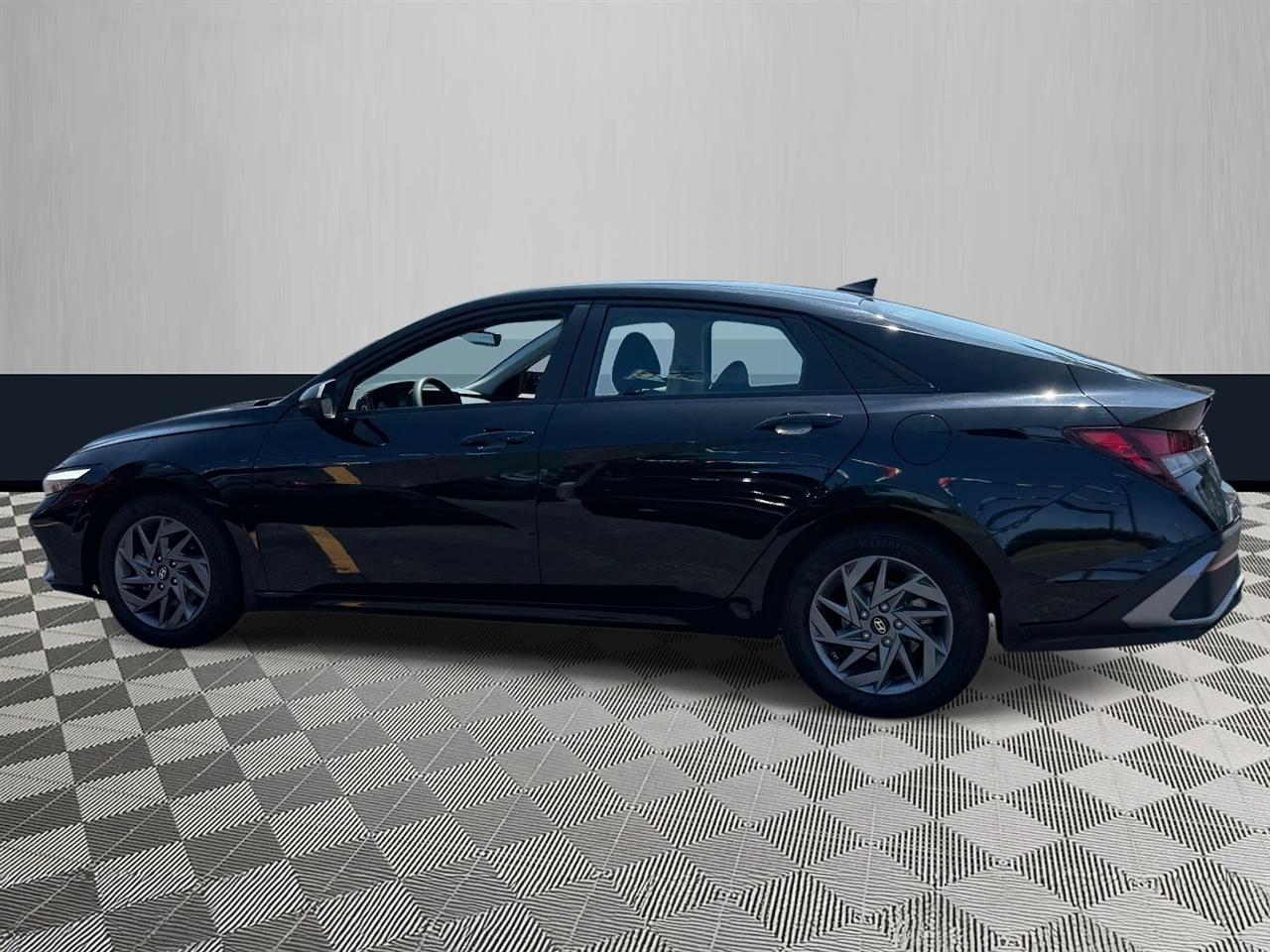 Hyundai Elantra SEL IVT 2024