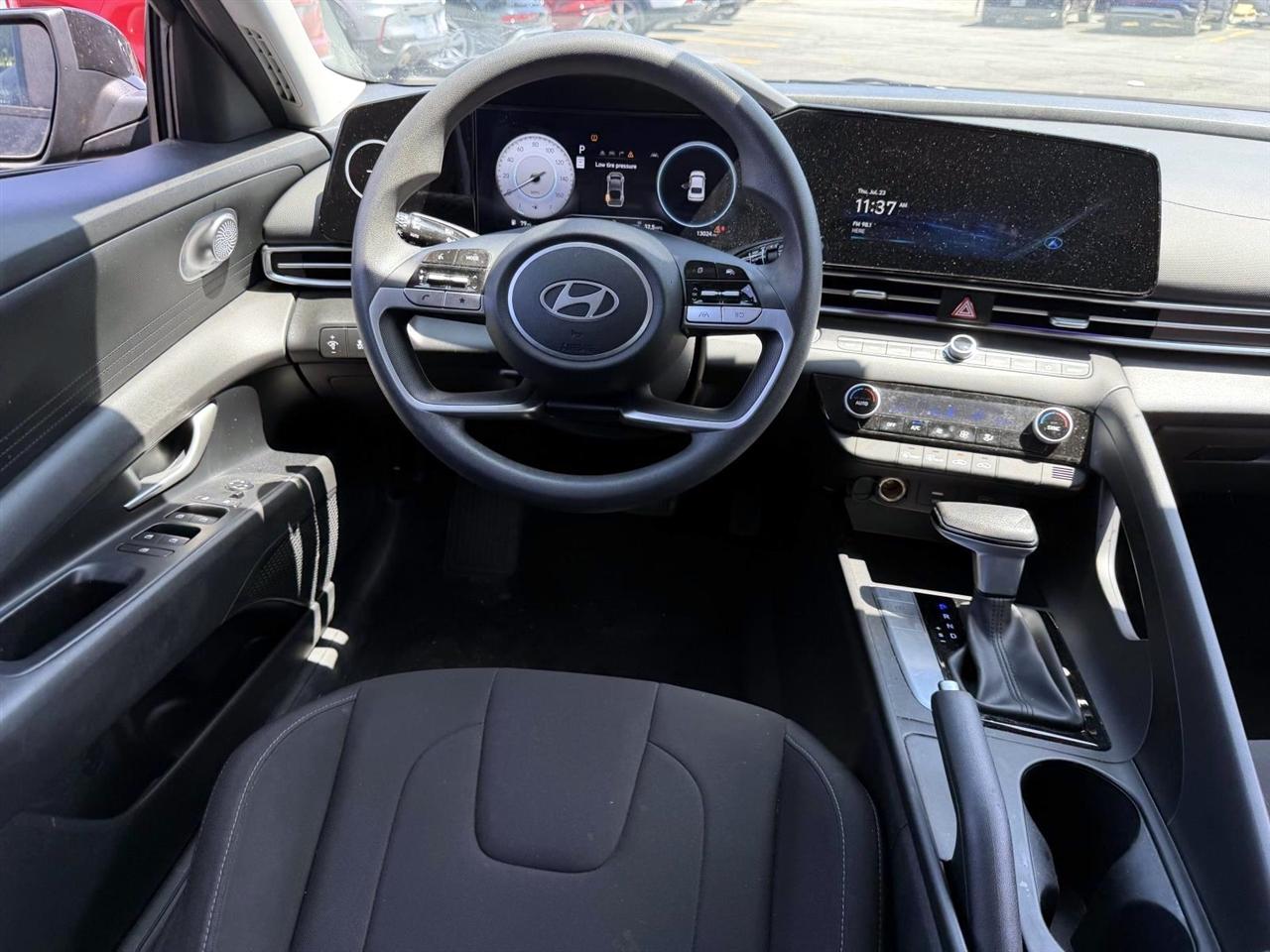 Hyundai Elantra SEL IVT 2024