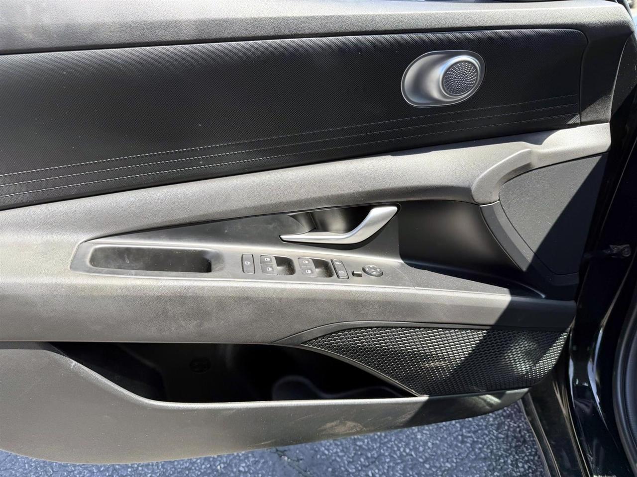 Hyundai Elantra SEL IVT 2024