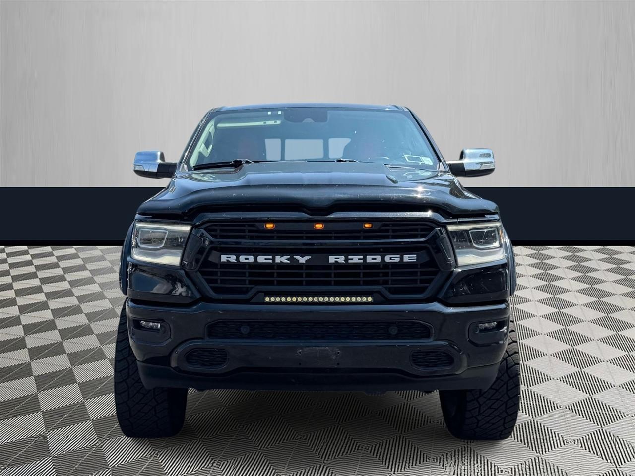 RAM 1500 Laramie 4x4 Crew Cab 5'7" Box 2022