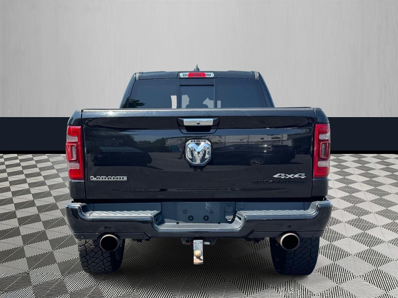 RAM 1500 Laramie 4x4 Crew Cab 5'7" Box 2022
