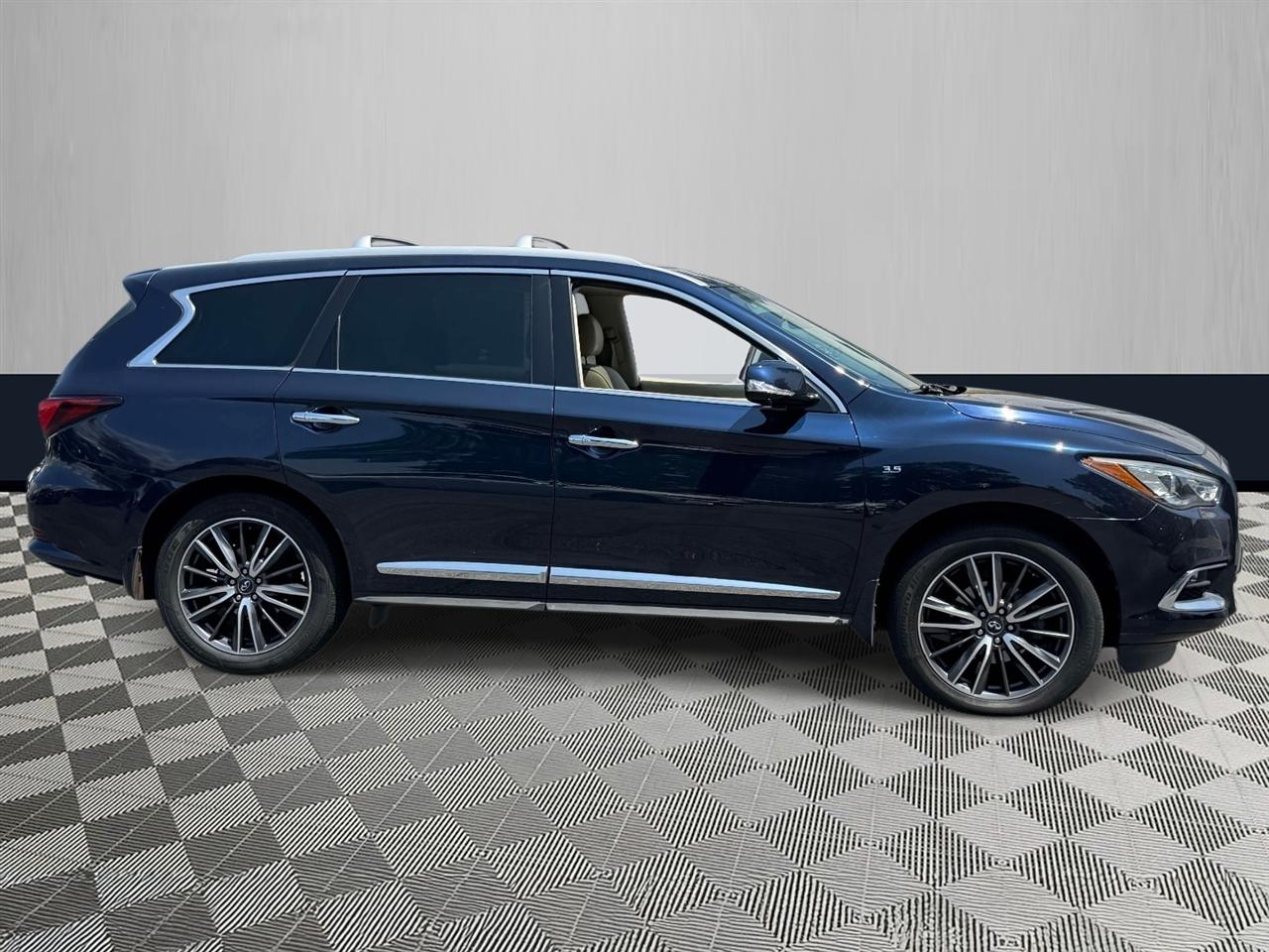 Infiniti QX60 2019.5 LUXE AWD 2019