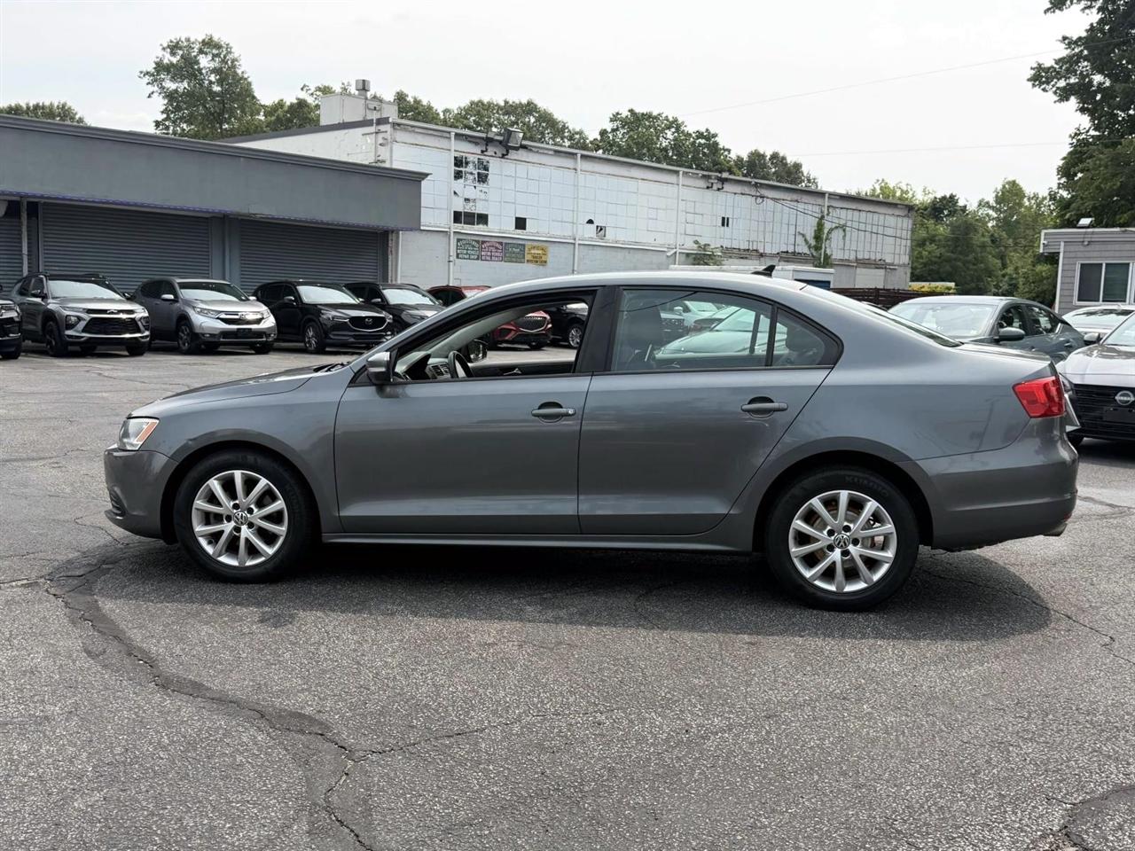 Volkswagen Jetta Sedan 4dr Auto SE PZEV 2011