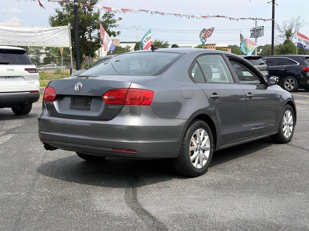 Volkswagen Jetta Sedan 4dr Auto SE PZEV 2011