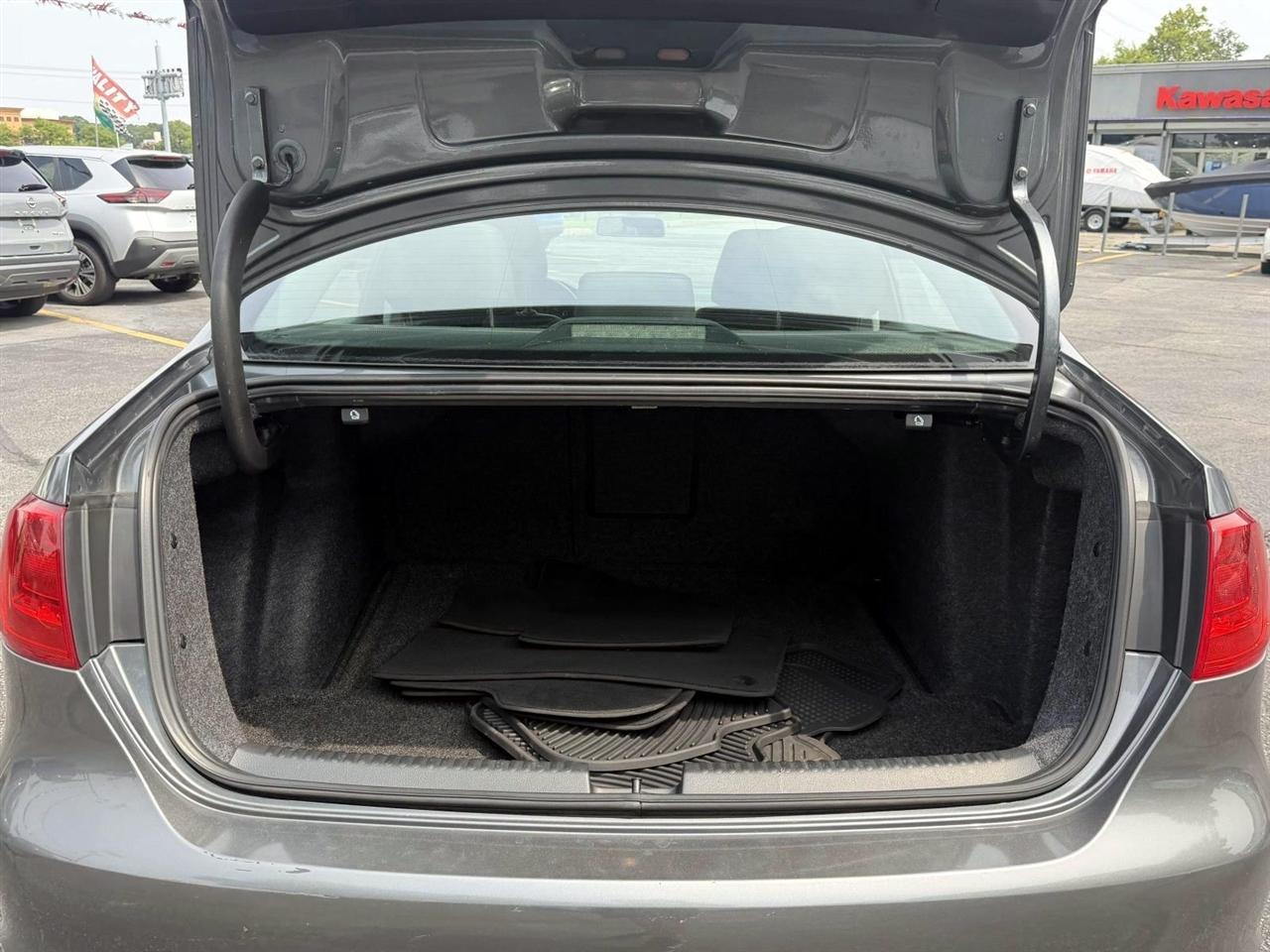 Volkswagen Jetta Sedan 4dr Auto SE PZEV 2011