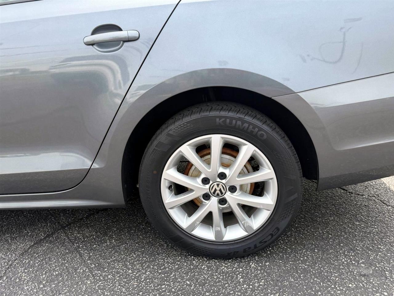 Volkswagen Jetta Sedan 4dr Auto SE PZEV 2011