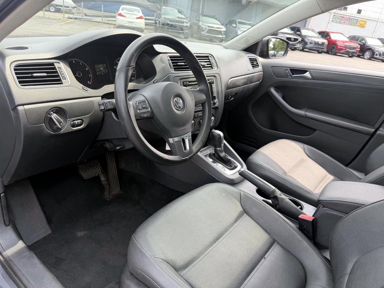 Volkswagen Jetta Sedan 4dr Auto SE PZEV 2011