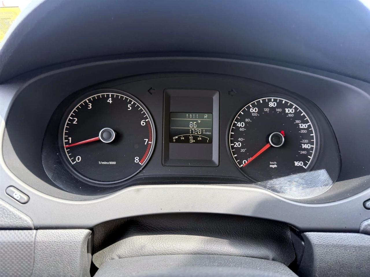 Volkswagen Jetta Sedan 4dr Auto SE PZEV 2011