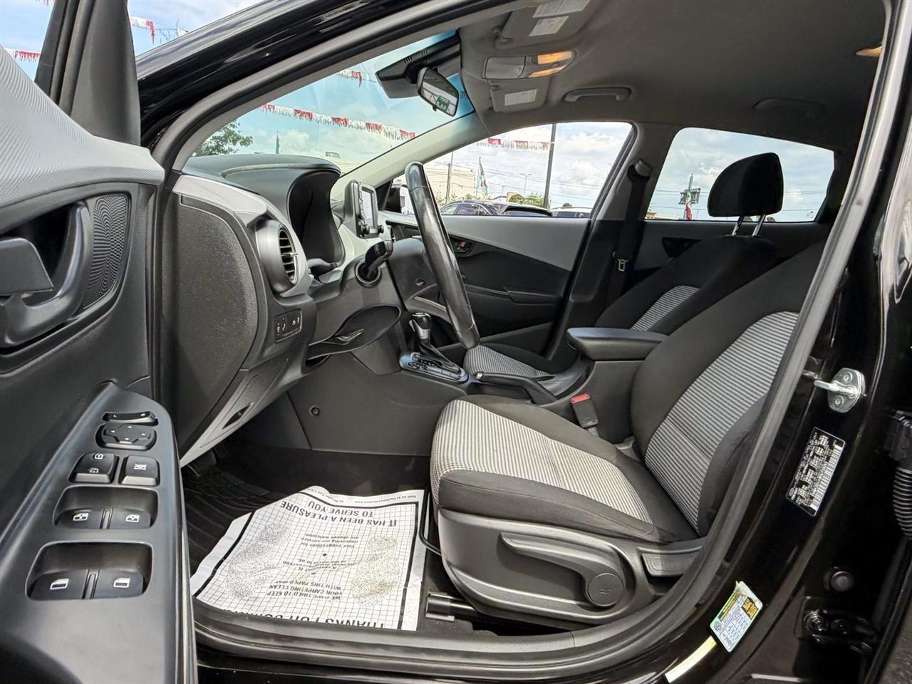 Hyundai Kona SEL Auto FWD 2021