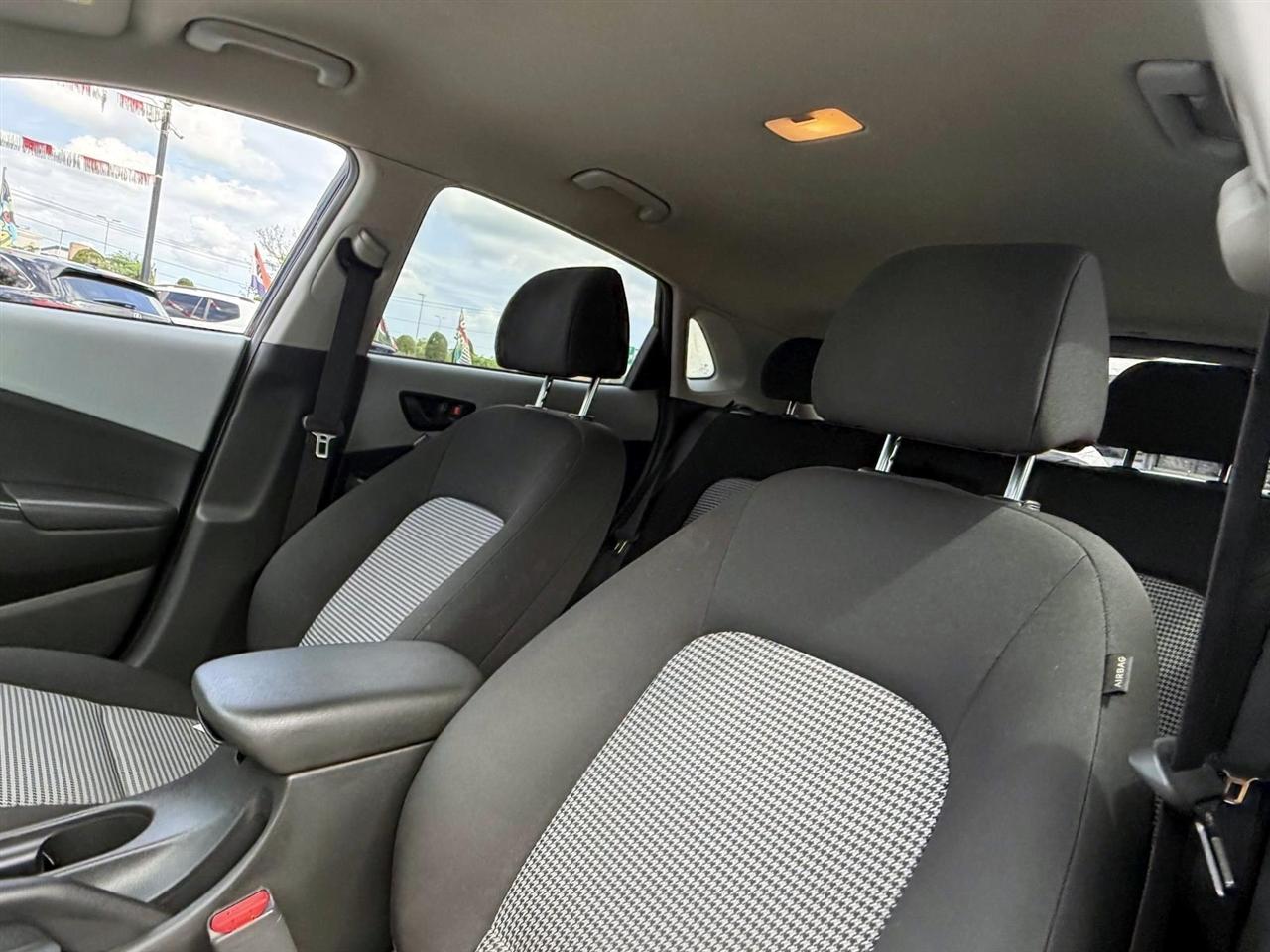 Hyundai Kona SEL Auto FWD 2021