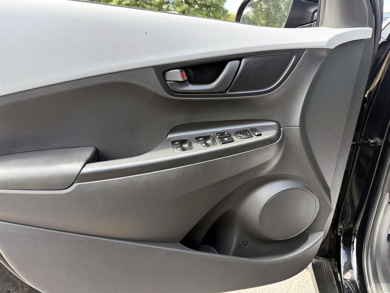 Hyundai Kona SEL Auto FWD 2021