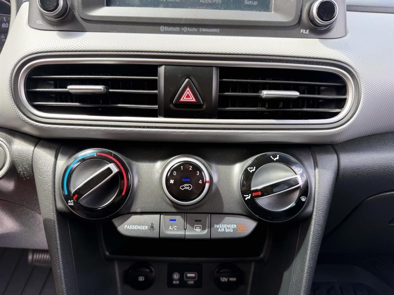 Hyundai Kona SEL Auto FWD 2021