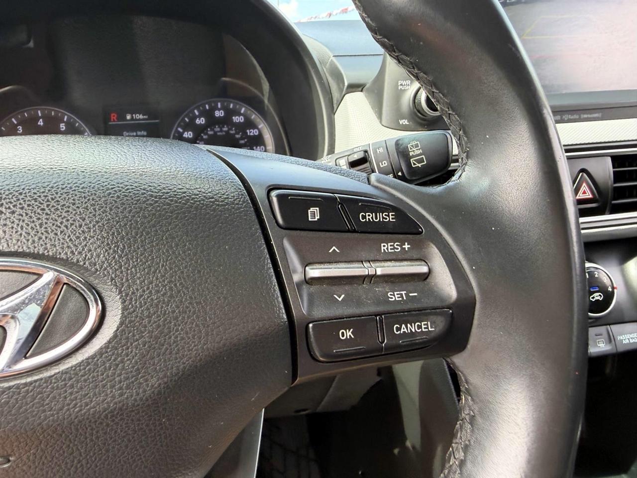 Hyundai Kona SEL Auto FWD 2021