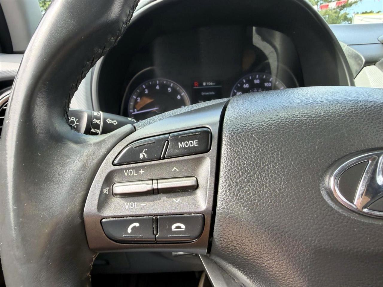 Hyundai Kona SEL Auto FWD 2021