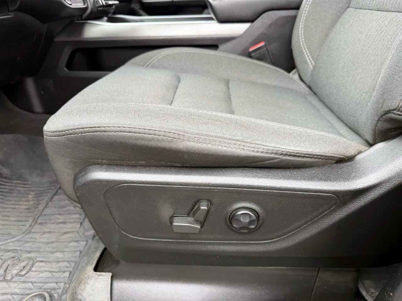 RAM 1500 Big Horn 4x4 Crew Cab 5'7" Box 2021